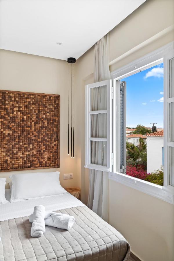Ethereal Stay Spetses Town Екстер'єр фото